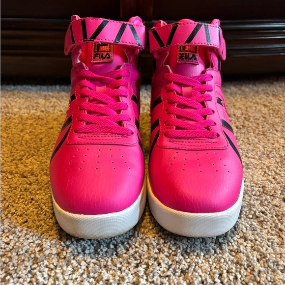 Men’s FILA Vulc 13 Mid Top Sneakers in Pink with black stripes. Size 7. - Picture 2 of 4